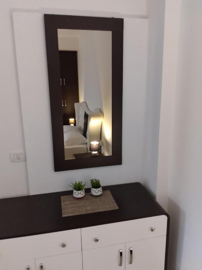 Artur Apartments Himarë Chambre photo