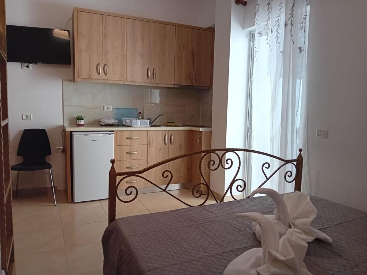 Artur Apartments Himarë Extérieur photo