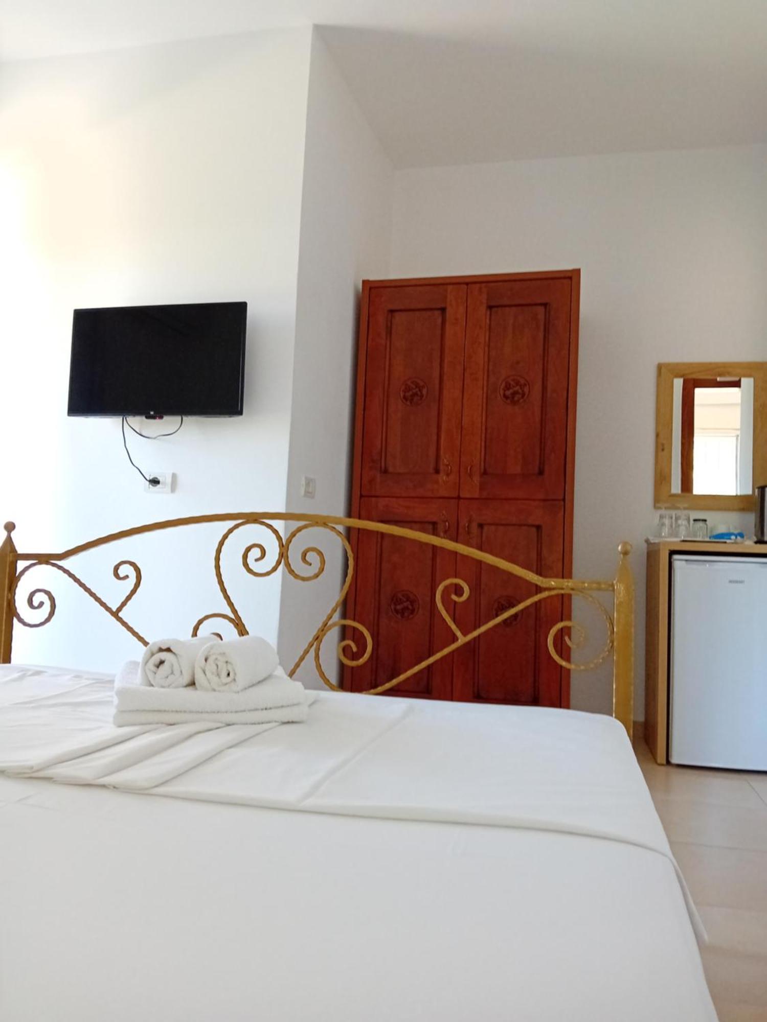 Artur Apartments Himarë Chambre photo