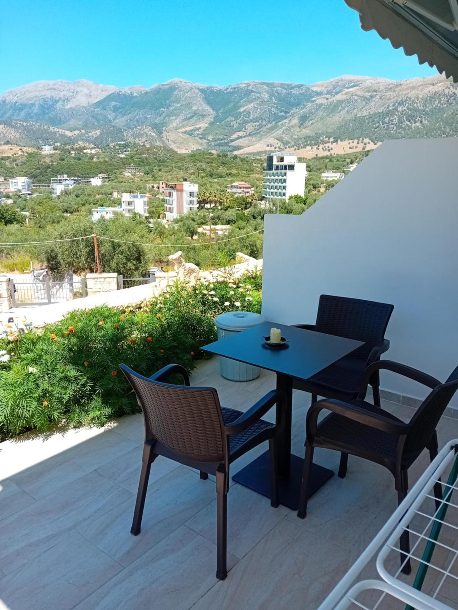 Artur Apartments Himarë Extérieur photo
