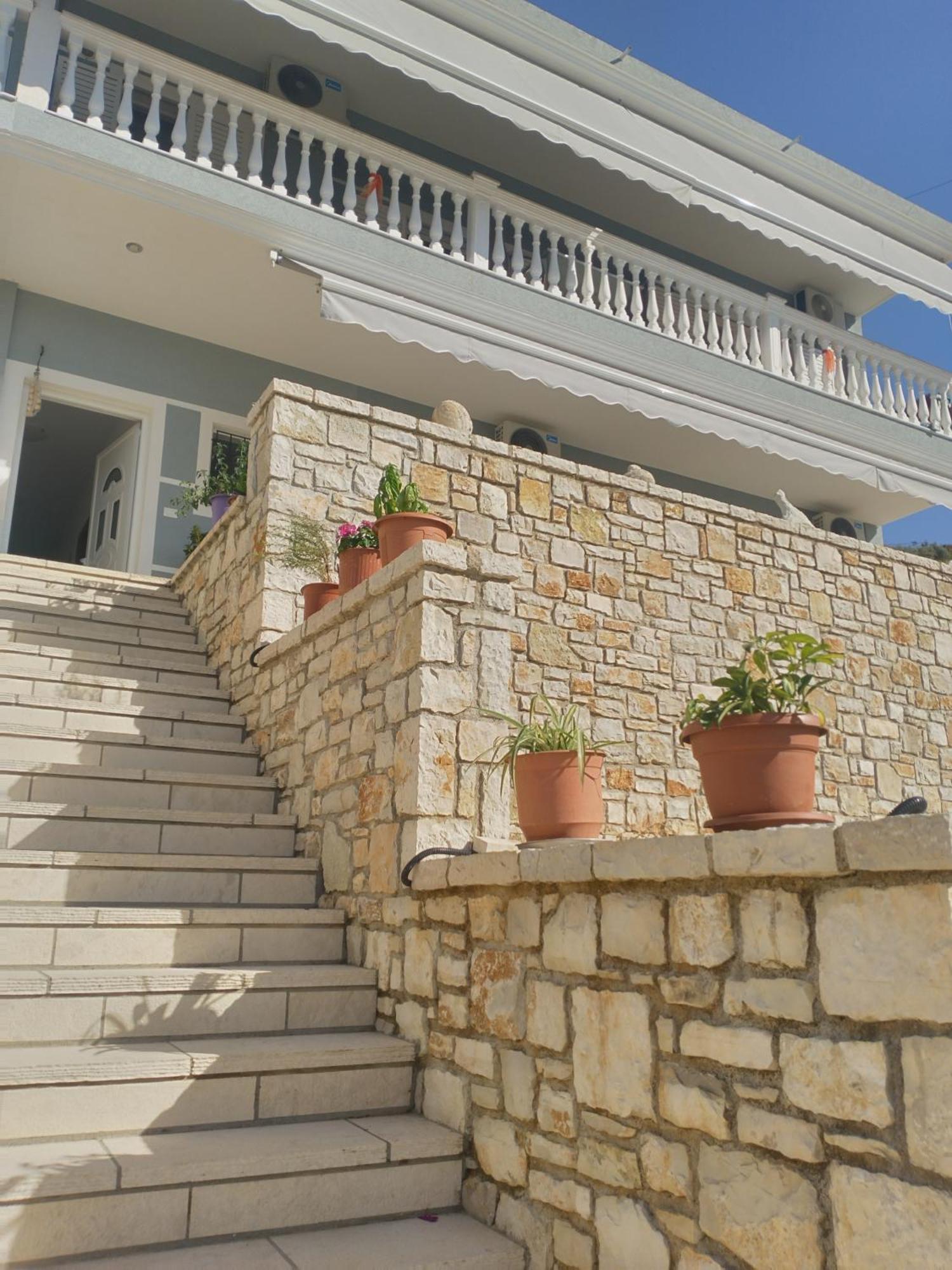 Artur Apartments Himarë Extérieur photo